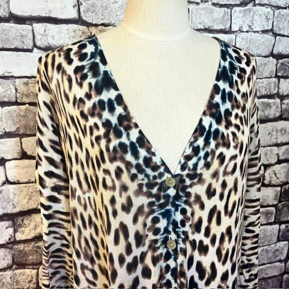 Chico's Animal Print Long Sleeve Button Down Cardigan Sweater Size XL - Picture 2 of 10